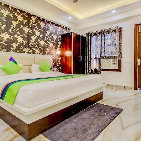 Hotel Golden Door Mathura Exterior photo