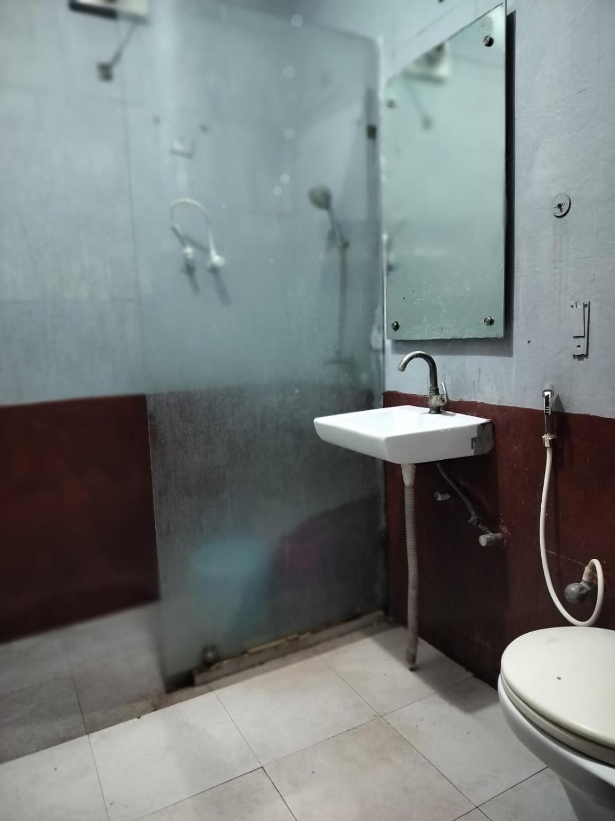Hotel Golden Door Mathura Exterior photo